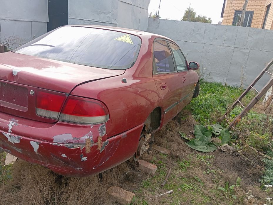 Продам Мазду по запчастям