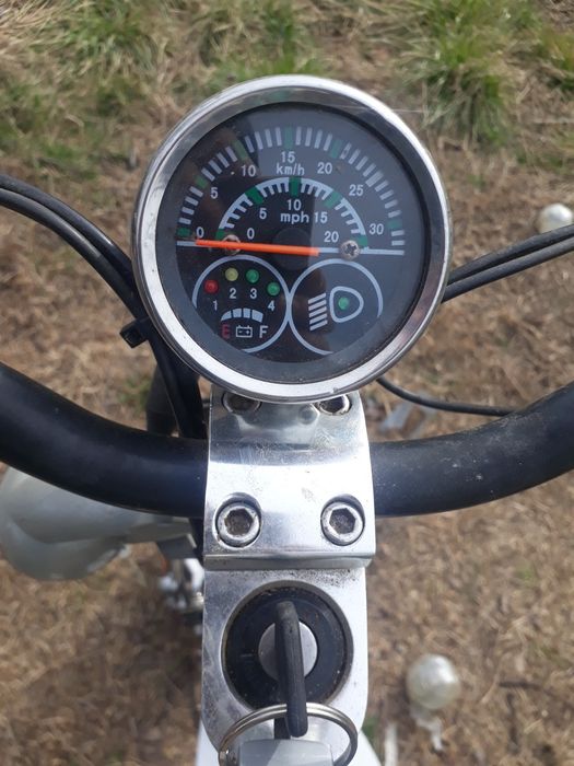 Trotineta electrica cu sa