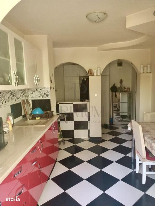 ARADULUI - Bloc Izolat - 4 Camere - 2 bai - PARTER - Centrala proprie — fotografia 3