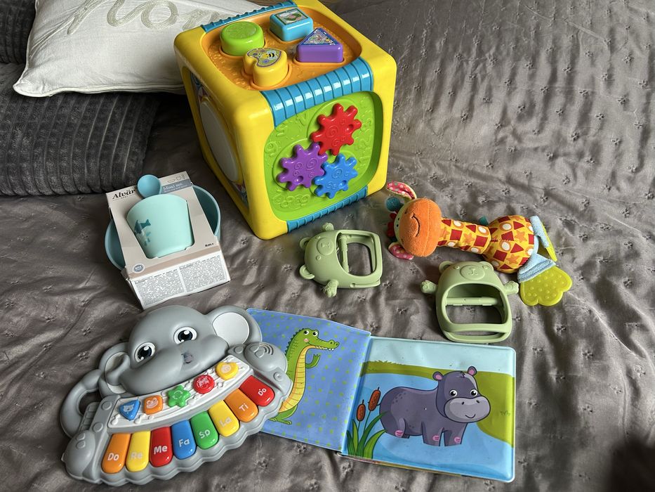 Лот бебешки играчки