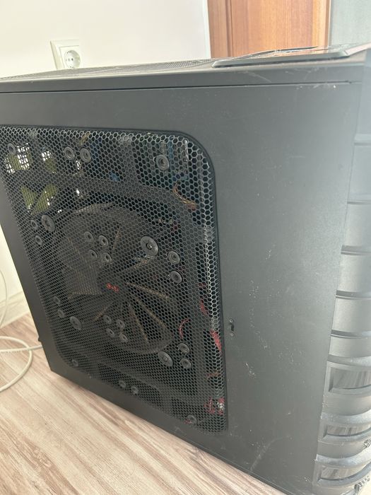 Компютър i7 3.40 ghz 4 ядрен.ssd,16 ram.2gb video .