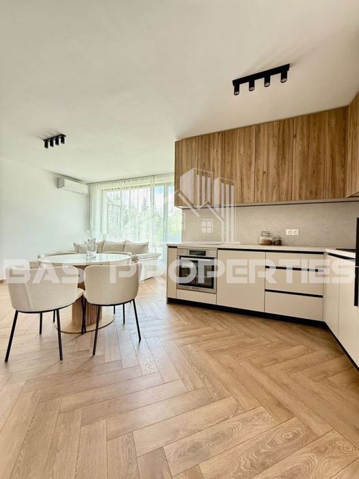 Продава се Тристаен апартамент в София, Витоша - 90 кв.м за 3478 €/кв.м - Снимка #1