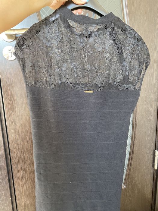 Елегантна рокля Guess оригинална