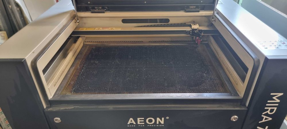 Професионален CO2 лазер AEON MIRA 7