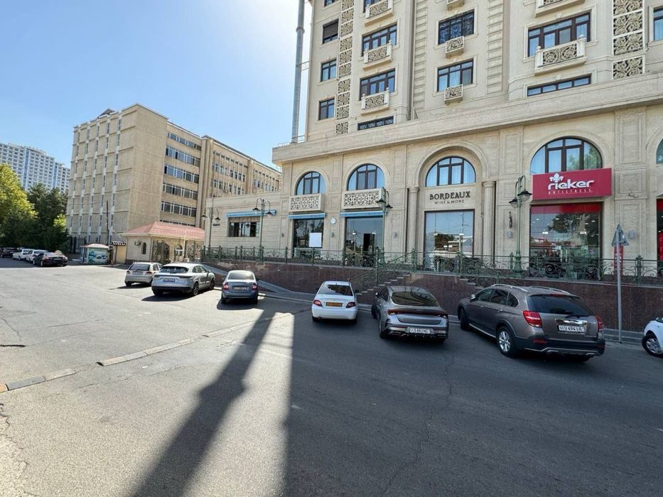 Новомосковская - Сдается в аренду помещение вдоль дороги 369м2