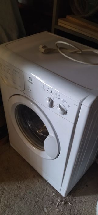 Продам стиральную машину Indesitt