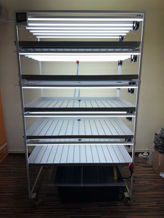 Sistem hidroponic pentru crestere microplante -- gata de productie