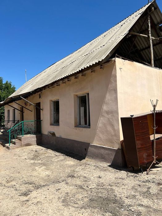 Ховли уй сотилади бахт шахарда