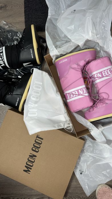 Нови апрески Moon Boots. Налични размери от 23 до 44 номер.