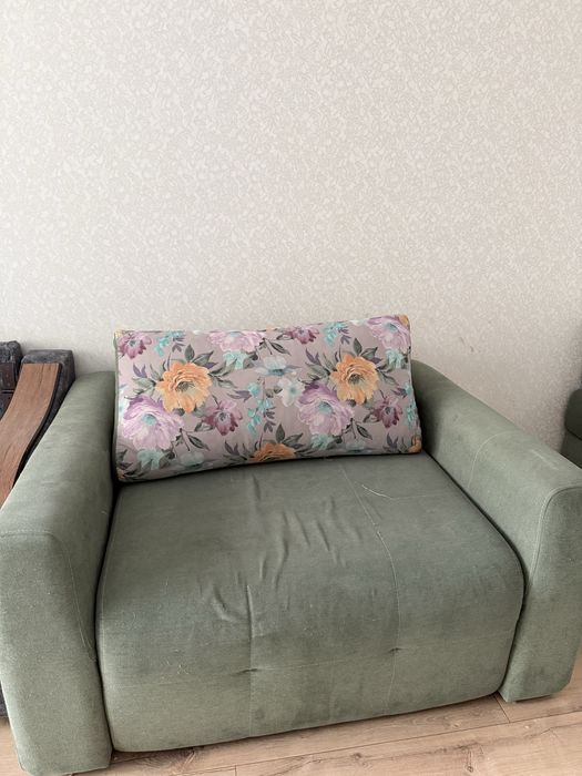 Диван б/у продается срочно