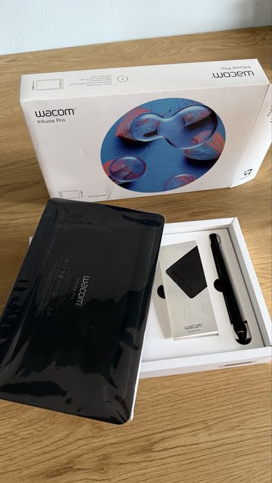 Wacom Intuos Pro S PTH-460 – като нов