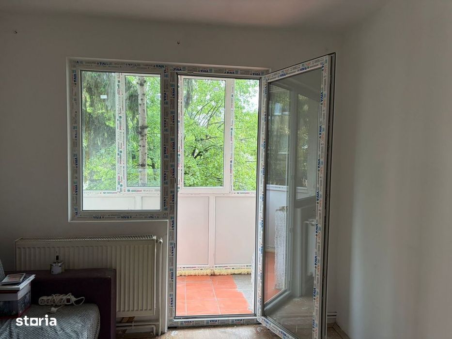 Dâmbu – Apartament 3 camere, etaj 2/4, balcon