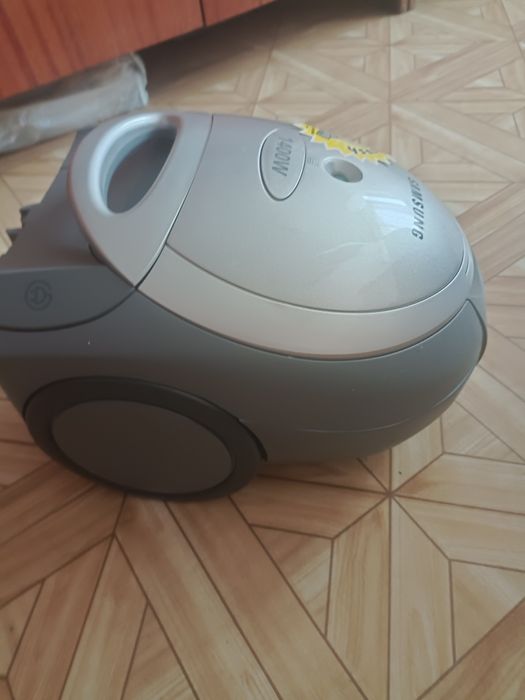 Пылесос Самсунг  новый