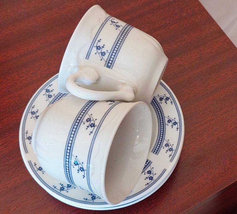 Стари порцеланови чаши за кафе 2 броя за 10 лв.