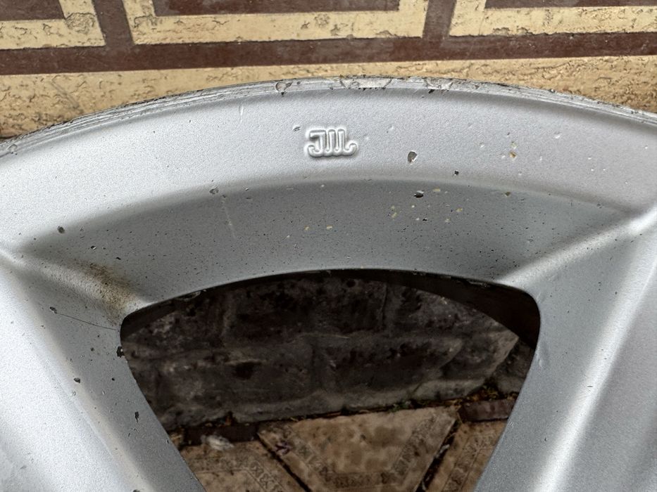 Ланд крузер 200.