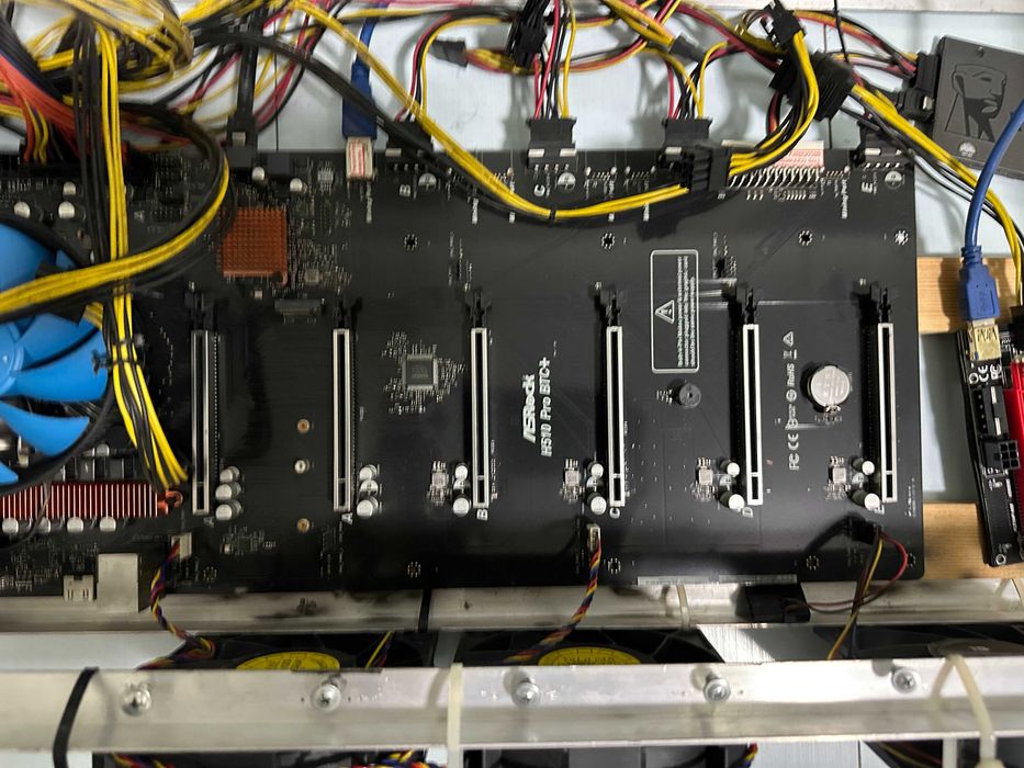 Майнинг риг, майнинг ферма на 7 карт