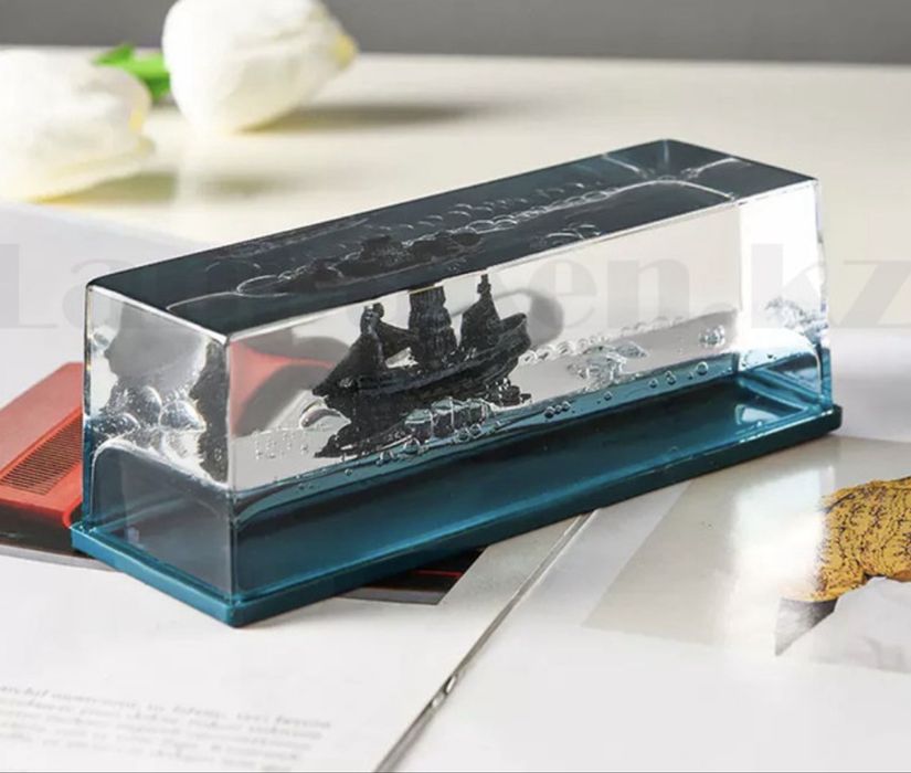Кораблик в стекле