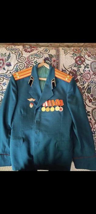 Продам шинель и три формы