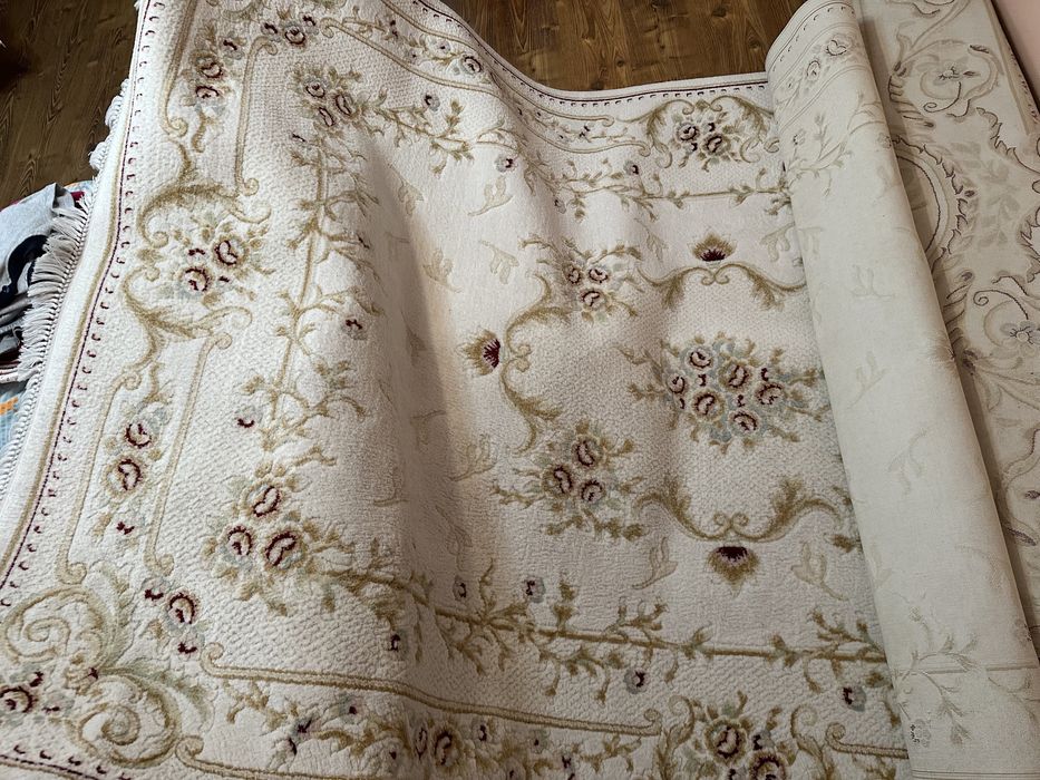 Covoare lâna foarte putin folosite