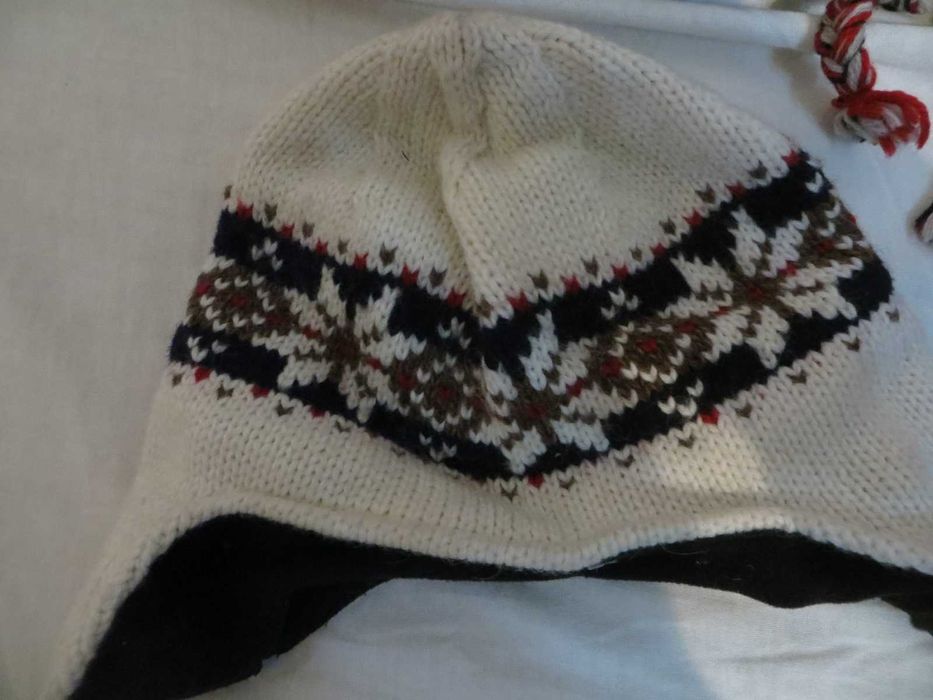 Шапки за ски и спортни дейности