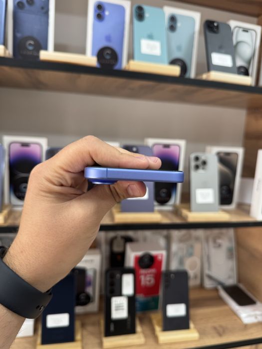 IPhone 16 128.