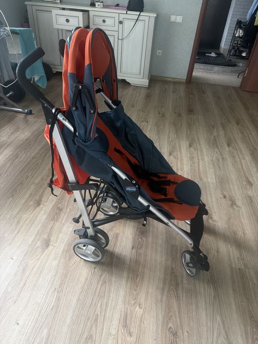 Продам коляску Chicco