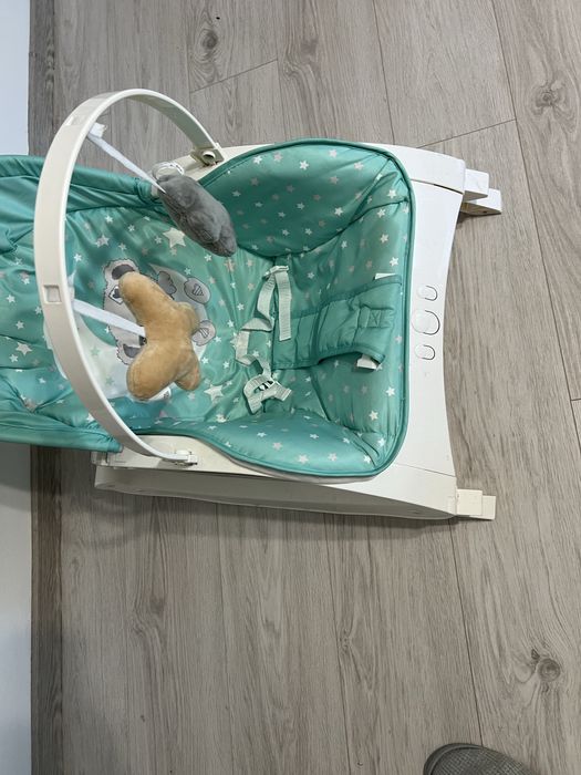 Balansoar leagan bebe cu sunete albe si vibratii
