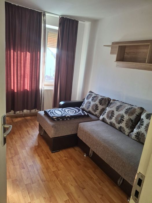Închiriez apartament 3 camere