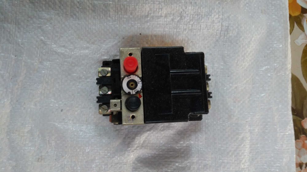 Пускател АТ-00 трифазна