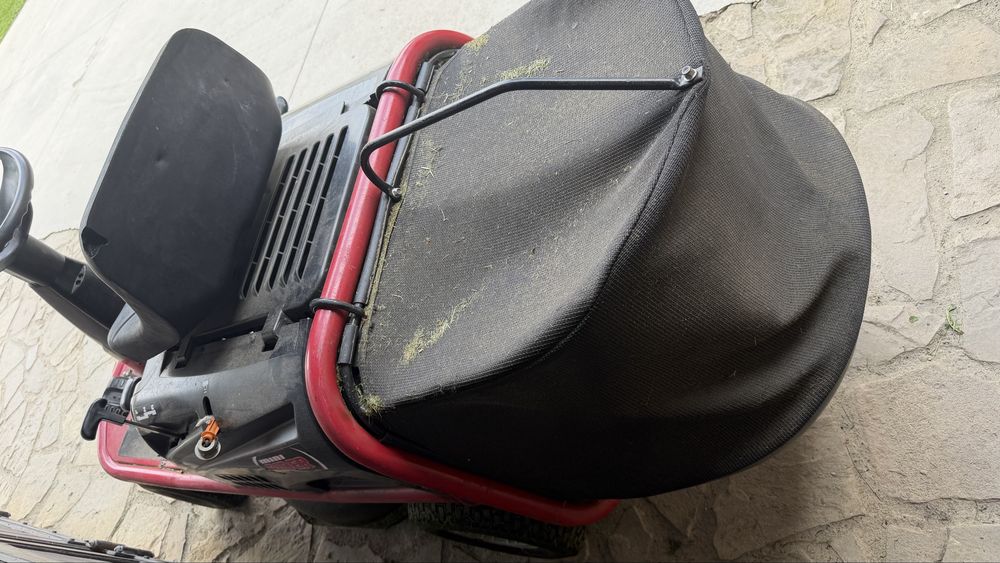 Tractor tuns gazon mini rider