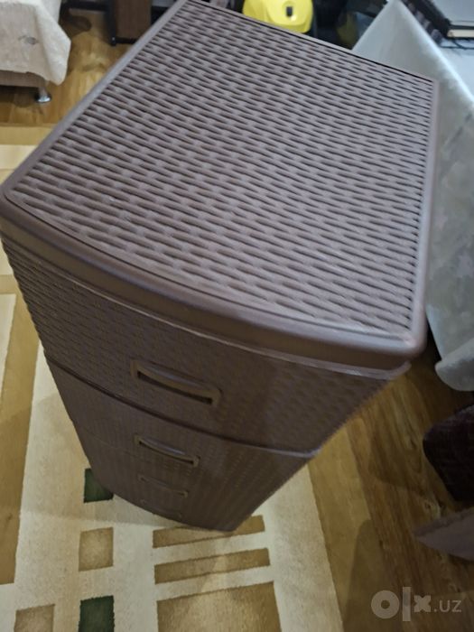 Продаю 4х ярусный комод из пластика.