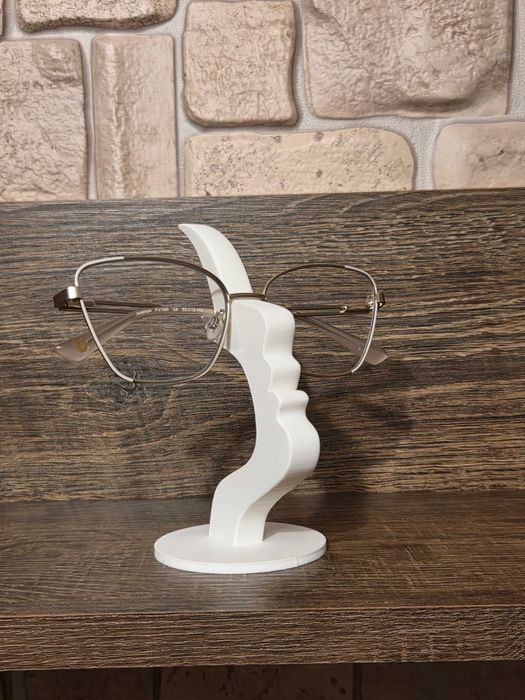 Стилна стойка за очила