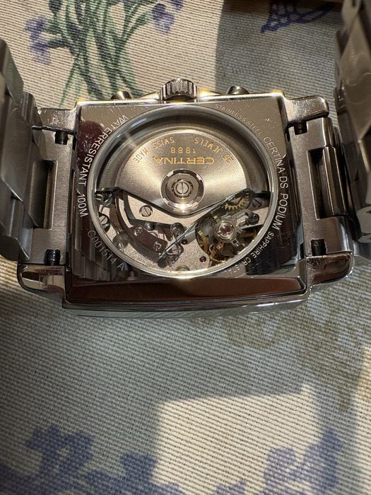 Продавам часовник Certina DS C 001514