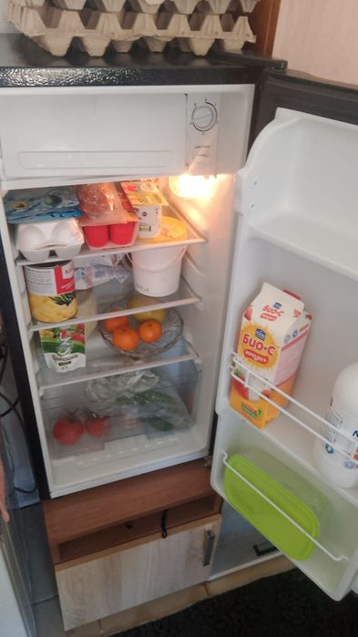 Холодильник продам срочно