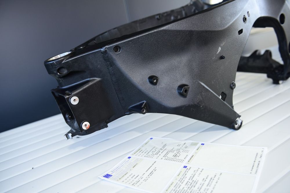 Șasiu cadru cu documente UE Yamaha R1M 2015 RN32