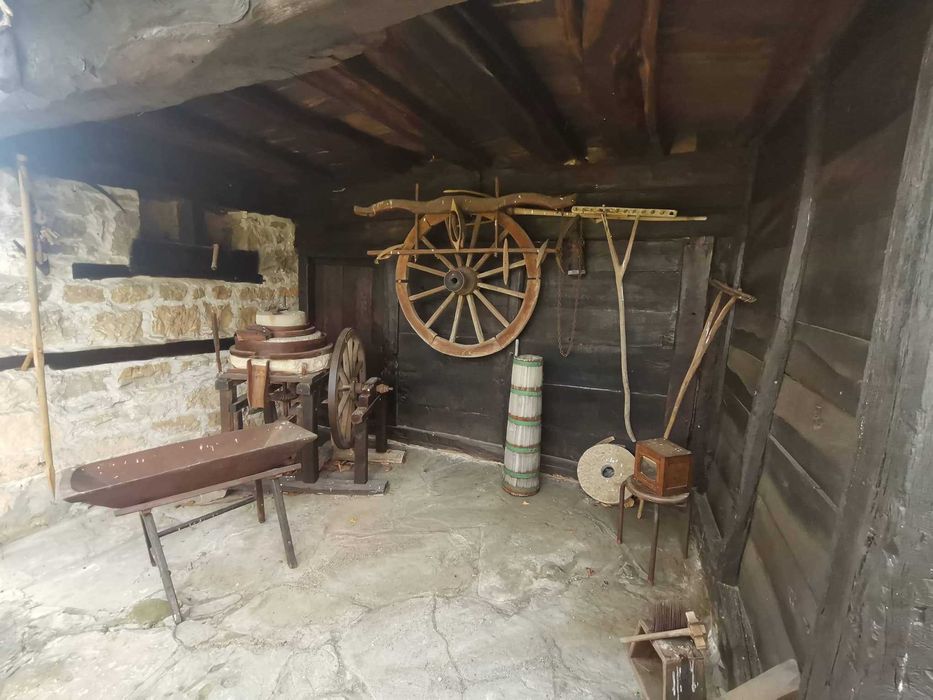 Реставрирана къща в с. Орловци до резерват Боженци