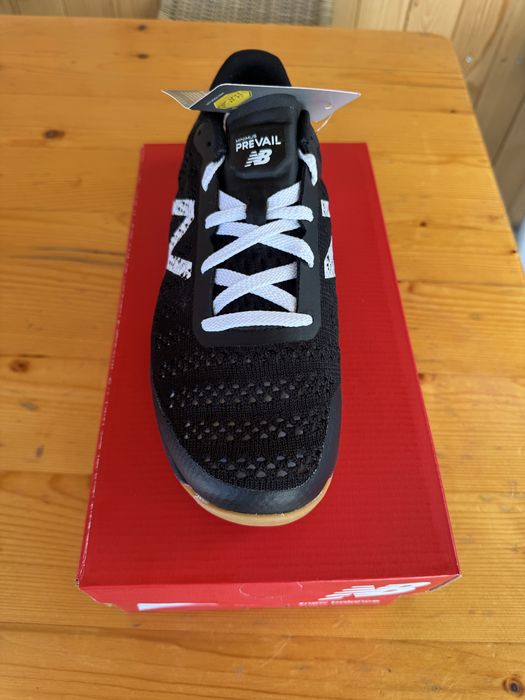 Adidasi NEW BALANCE marimea 43 . Noi!