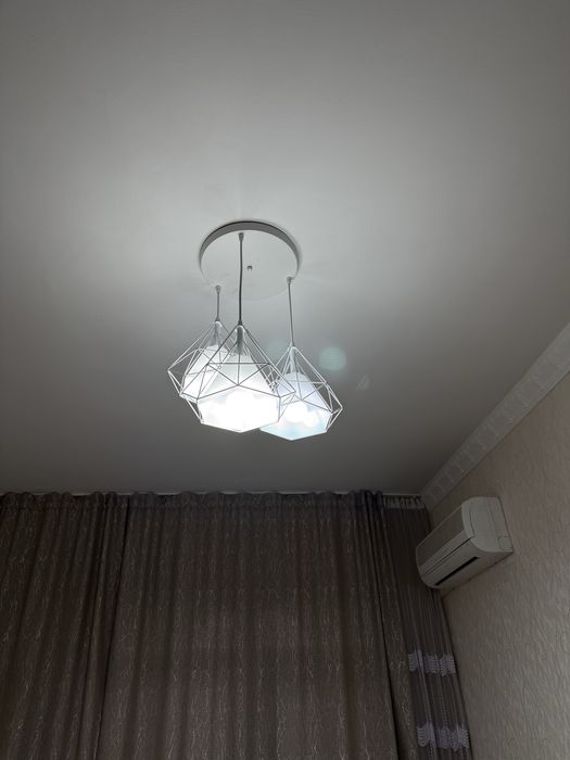 Продам подвесные люстры