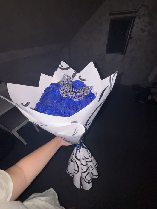 Buchet de trandafiri imperiali