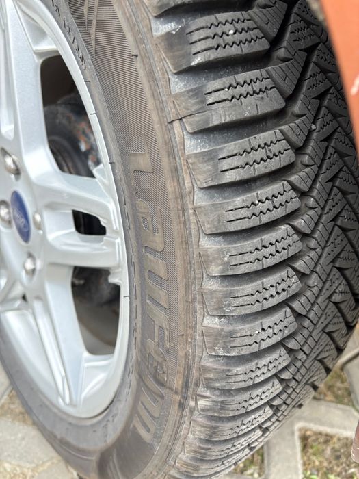 Set cauciucuri Laufenn iarna si Hankook vara