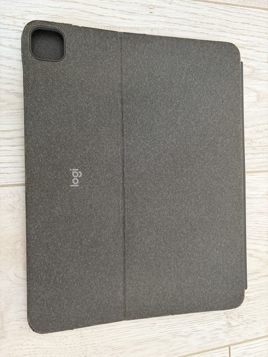 Logitech Combo Touch за iPad Pro 12.9