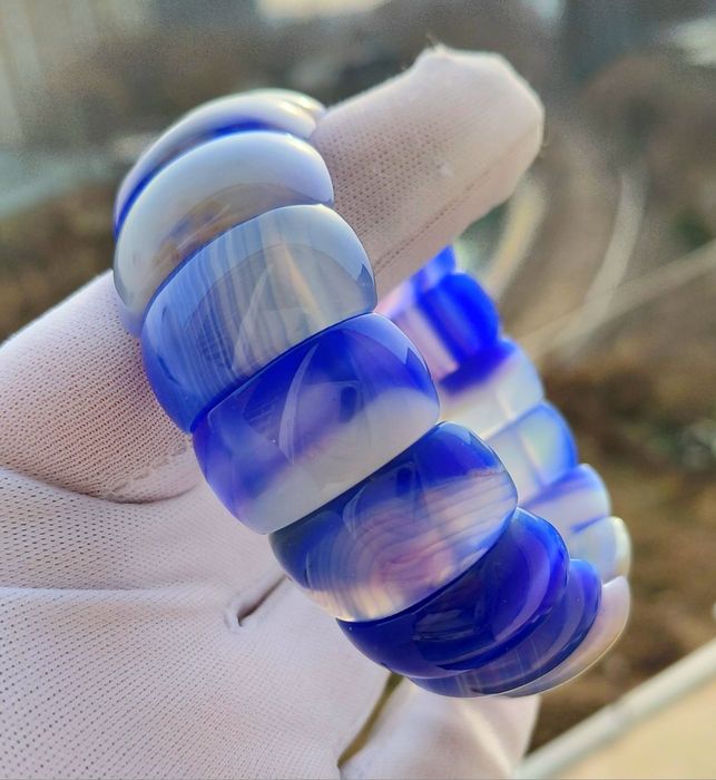 Браслеты с натуральными камнями.