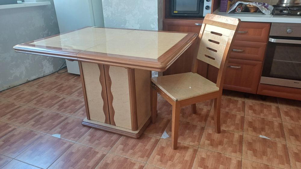 Продам стол и стулья