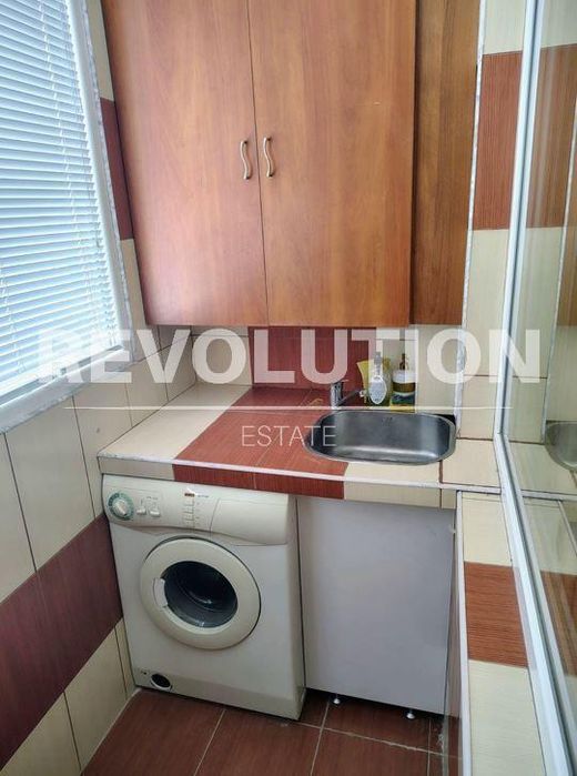 Дава се под наем Едностаен апартамент в Варна, Младост 2 - 30 кв.м за 300 € - Снимка #2