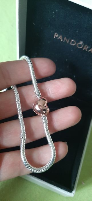 Сребърна гривна с печат