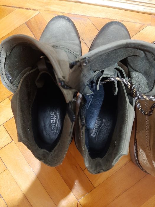 Vand ghete si botine de dama.