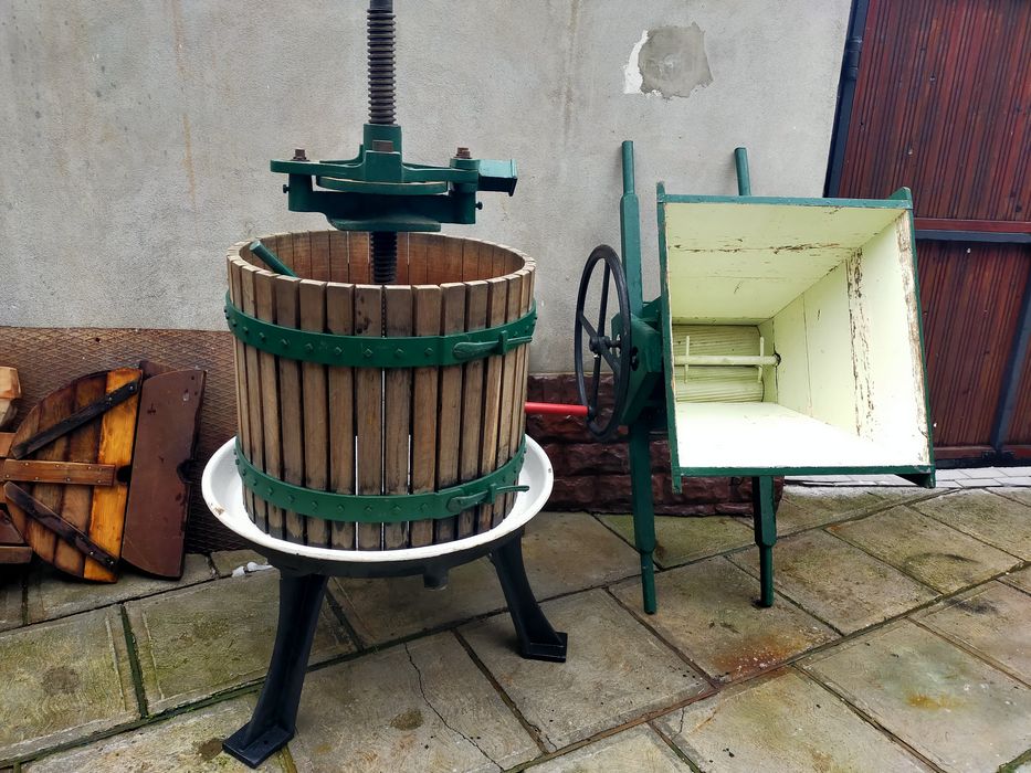 Teasc și zdrobitor struguri