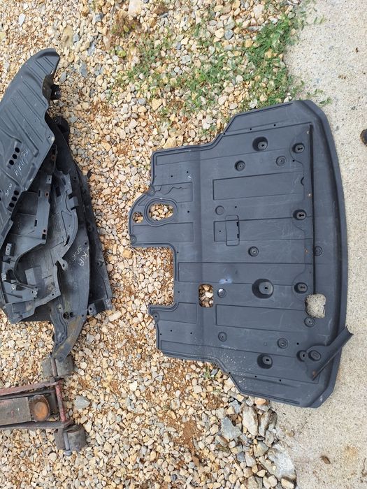 Кора за поддвигател за Hyundai i40 2013