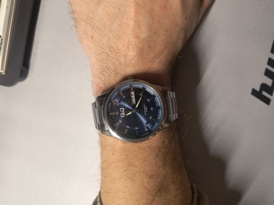 Ceas Q&Q Bussiness, brățară metalică, rezistent la apă