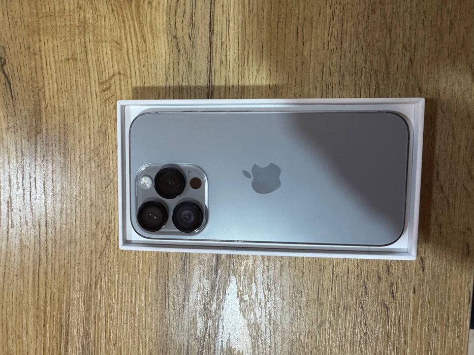 Iphone 15 pro silver
